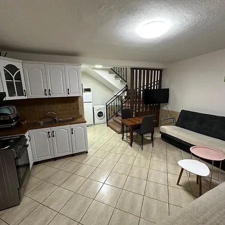 Cozy & Accessible Home, Just Like Yours! Apartment Golem (Tirana)