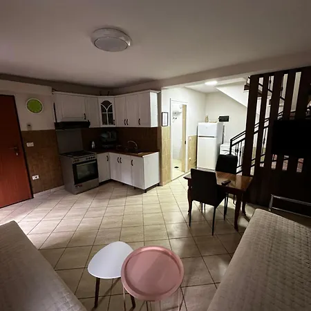 Apartment Cozy & Accessible Home, Just Like Yours!