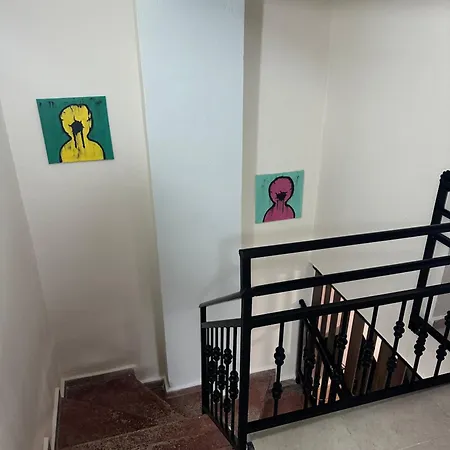 Apartment Cozy & Accessible Home, Just Like Yours!