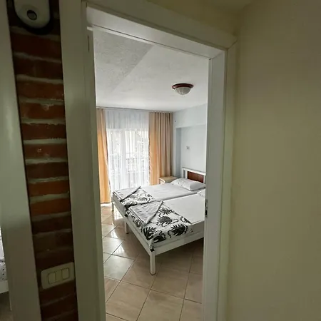 Apartment Cozy & Accessible Home, Just Like Yours! *