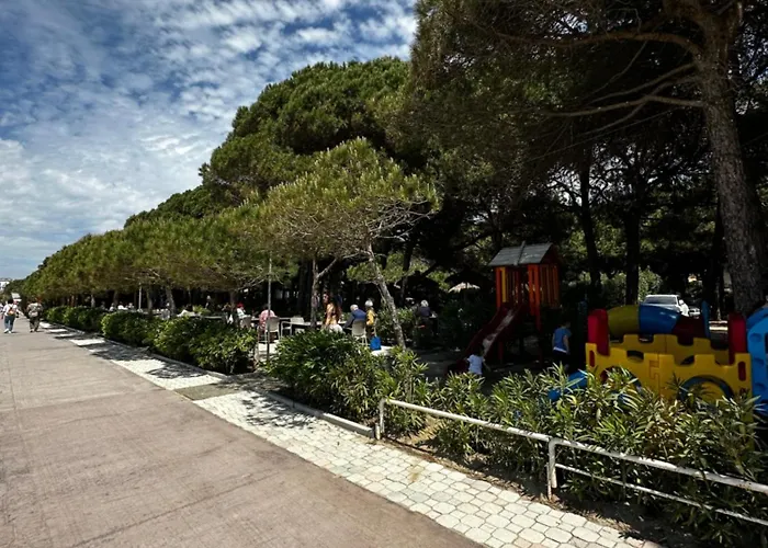 Cozy & Accessible Home, Just Like Yours! Apartment Golem (Tirana)