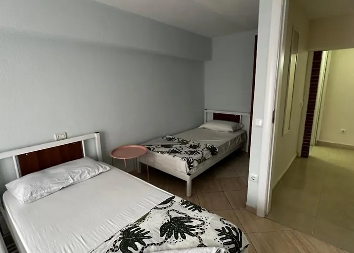 Cozy & Accessible Home, Just Like Yours! דירה *