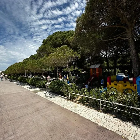 Cozy & Accessible Home, Just Like Yours! Appartement Golem (Tirana)